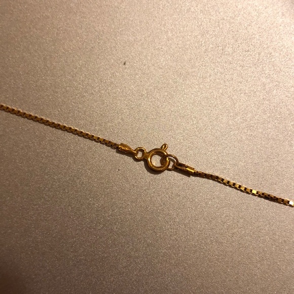 Liz 14k gold English name necklace - Picture 2 of 6